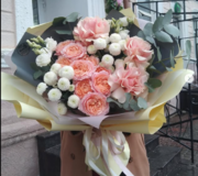 Букет Воздушный из кустовых роз