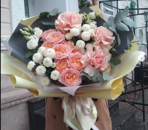 Букет Воздушный из кустовых роз