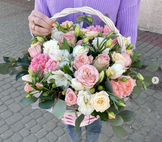Корзина с цветами Чувство любви