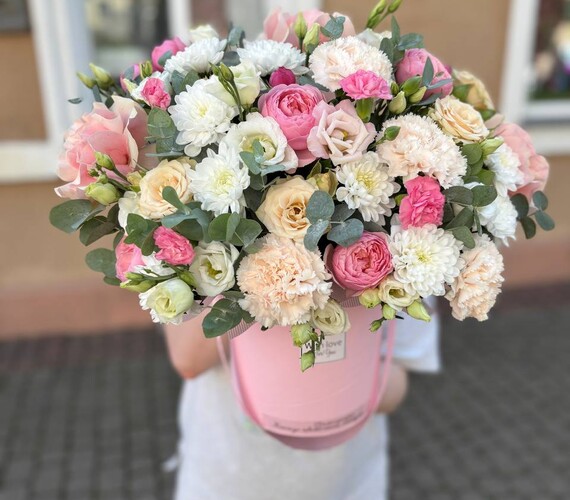 Коробка с цветами Радость