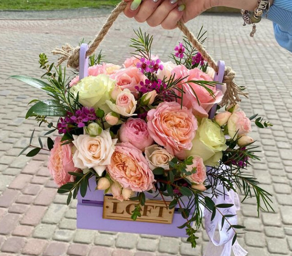 Ящик с цветами Не нужно слов