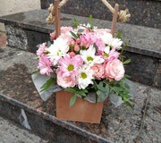 Ящик с цветами С Любовью