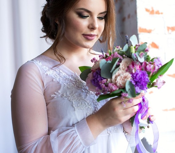 Свадебный букет в фиолетовых оттенках