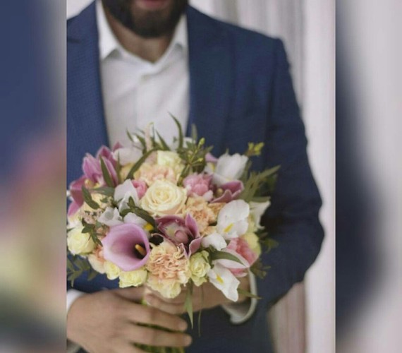 Свадебный букет из роз и орхидеи