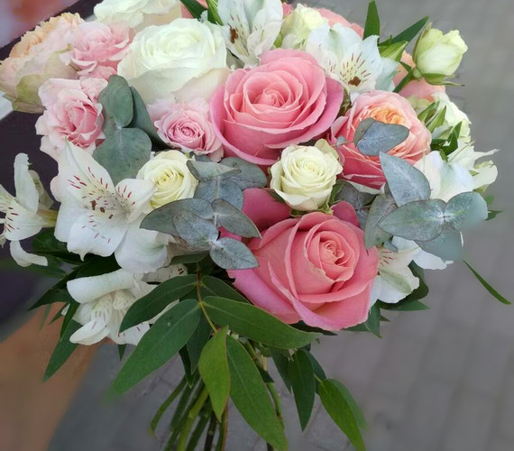 Свадебный букет бело-розовый