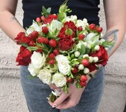 Свадебный букет красно-белый Шарм