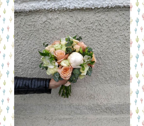 Свадебный букет нежный с пионами
