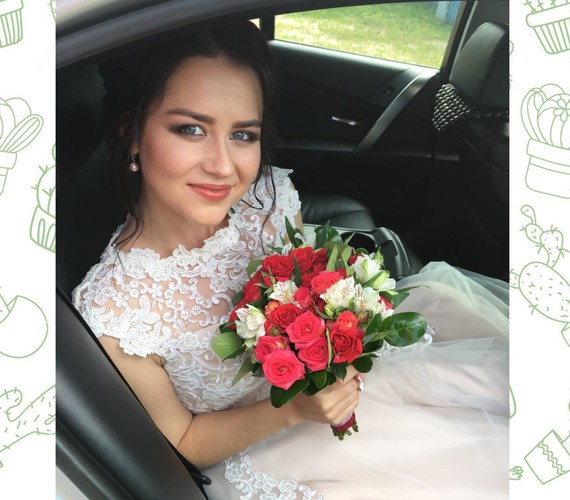 Свадебный букет из кустовых роз и альстромерии