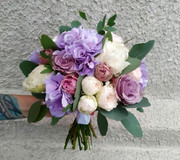 Свадебный букет из пионов и гортензии