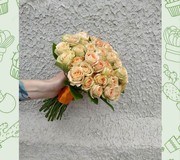 Свадебный букет из кустовых роз персиковый